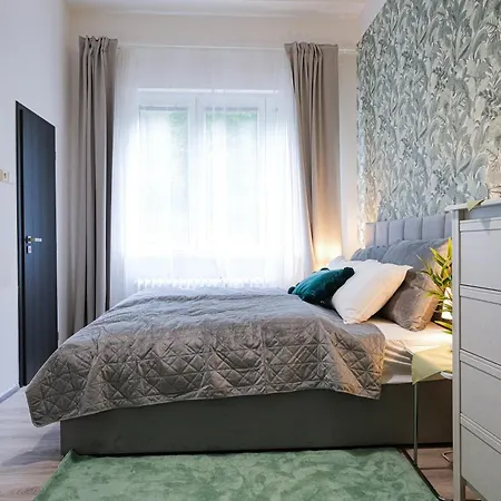 Cozy Near Holesovice Market *