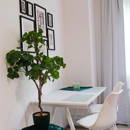 Appartamento Cozy Near Holesovice Market Praga