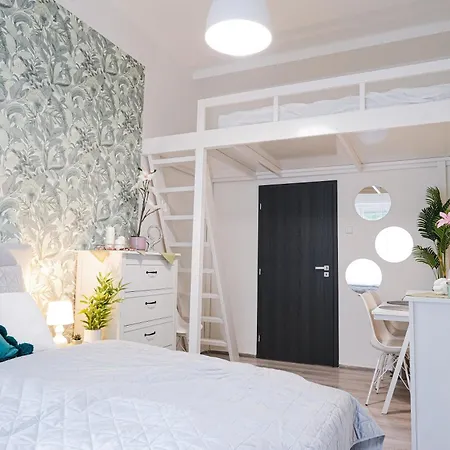 Cozy Near Holesovice Market *