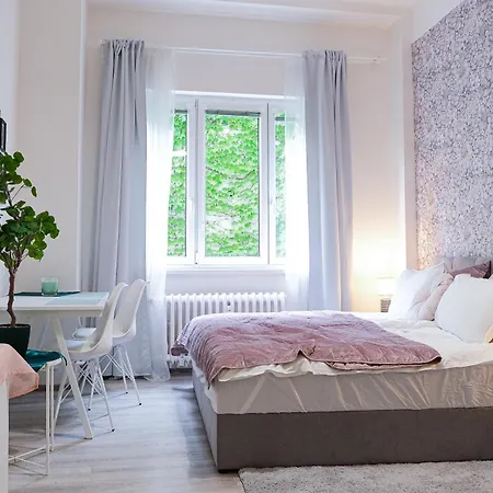 Cozy Near Holesovice Market Daire Prag